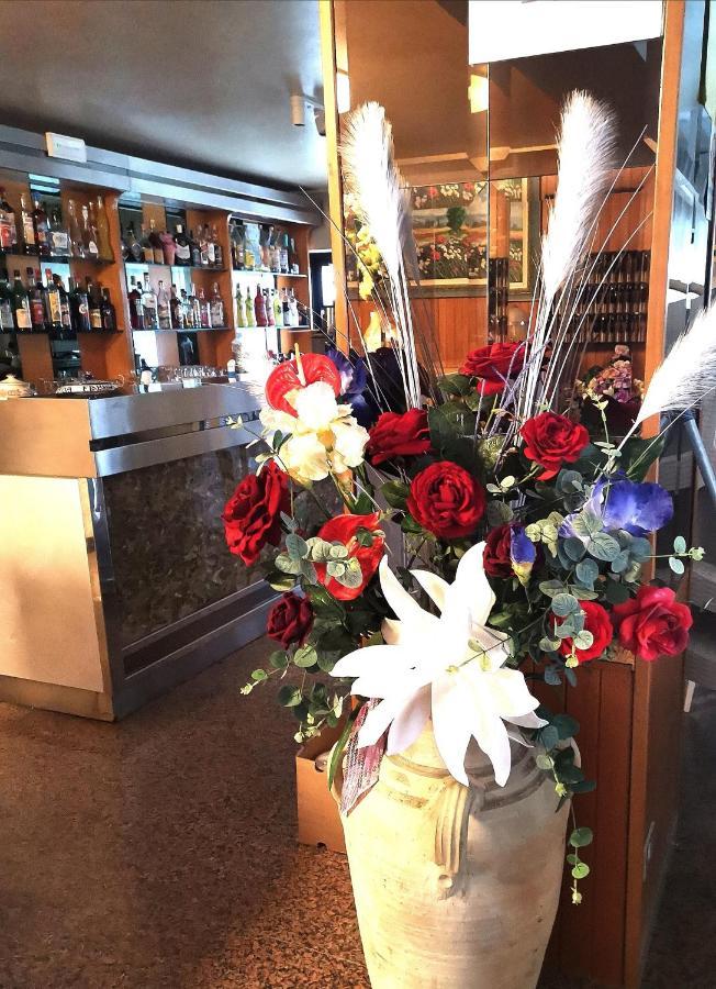Hotel Alcazar ريميني المظهر الخارجي الصورة