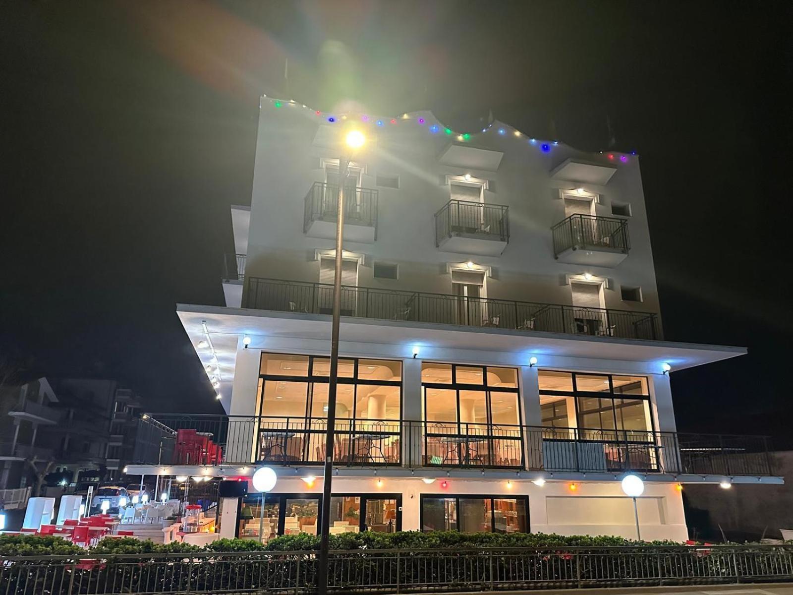 Hotel Alcazar ريميني المظهر الخارجي الصورة