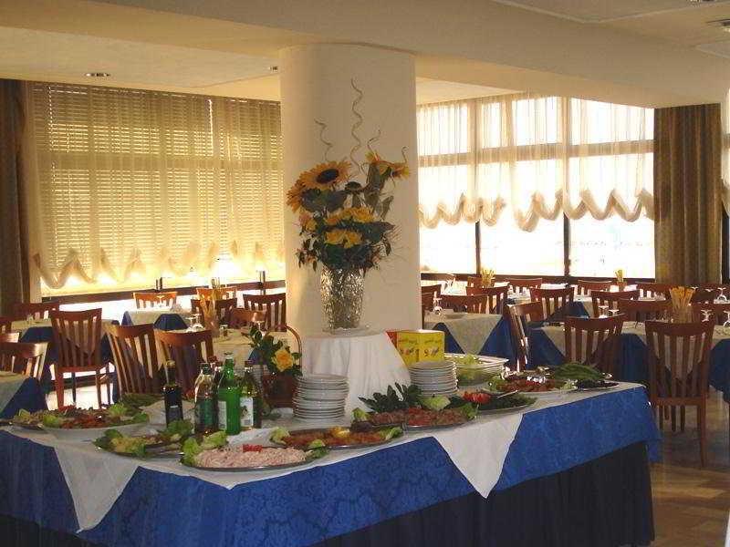 Hotel Alcazar ريميني المظهر الخارجي الصورة